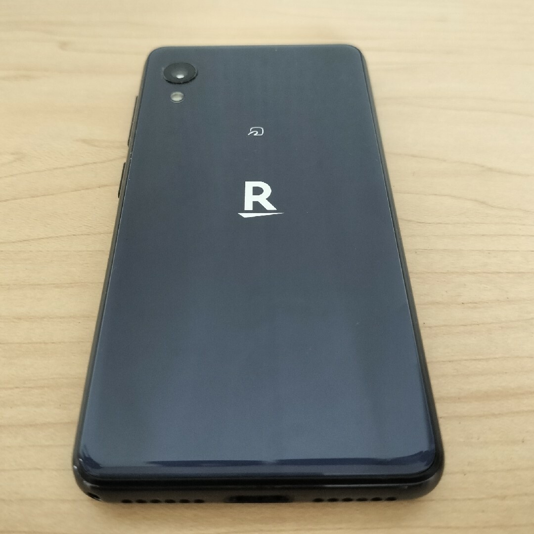 Rakuten(ラクテン)の【中古品】Rakuten Mini 本体 ナイトブラック【 スマートフォン】 スマホ/家電/カメラのスマートフォン/携帯電話(スマートフォン本体)の商品写真