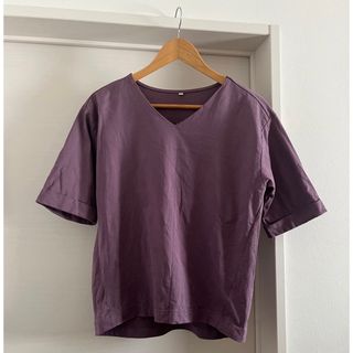 Vネック　Tシャツ(Tシャツ/カットソー(半袖/袖なし))