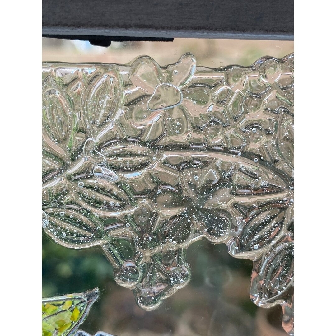シェル天然貝　ブルー系フラワーと水玉のリース　シャビーシルバーフレーム　A4 ハンドメイドのインテリア/家具(アート/写真)の商品写真