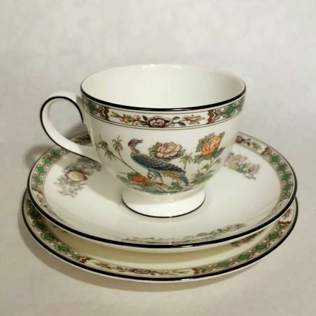WEDGWOOD - ウェッジウッド クタニクレーン 黒壺 カップ&ソーサーと