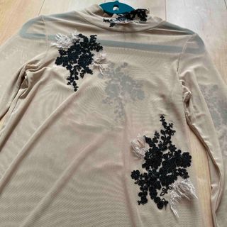 AMERI UND FUR EMBROIDERY SKIN TOP AMERI UND FUR EMBROIDERY SKIN TOP