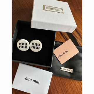 ミュウミュウ(miumiu)の美品！！miumiu 今期 イヤリング　(イヤリング)