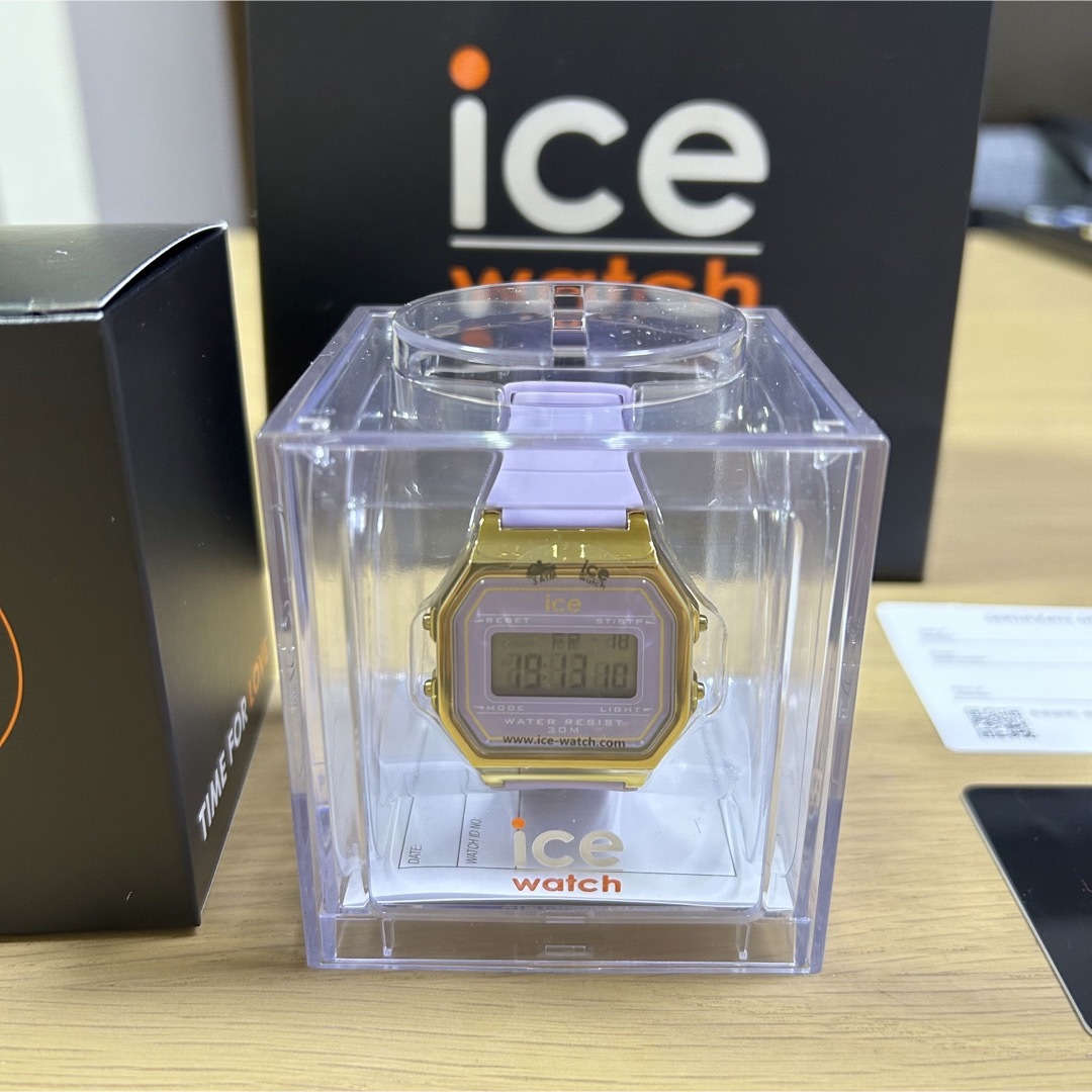 ice watch(アイスウォッチ)のアイスウォッチ｜ICE digit retro｜ラベンダーペタル\スモール レディースのファッション小物(腕時計)の商品写真