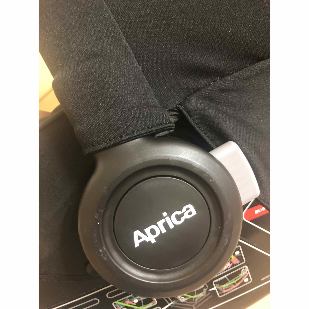 Aprica(アップリカ)の【アップリカ】 チャイルドシート　ISOFIXベース付き キッズ/ベビー/マタニティの外出/移動用品(自動車用チャイルドシート本体)の商品写真