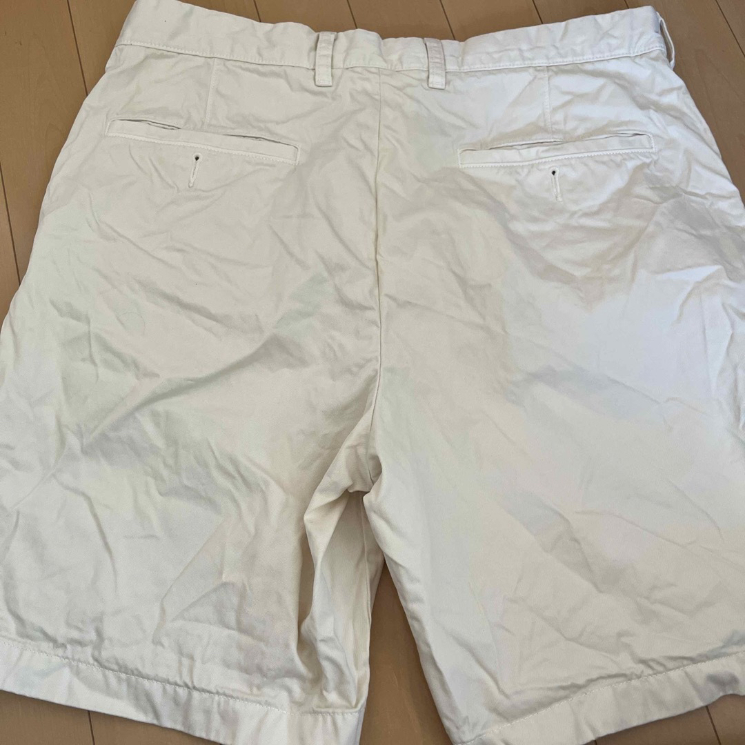 UNIQLO(ユニクロ)のUNIQLO チノショーツ　オフホワイト メンズのパンツ(ショートパンツ)の商品写真