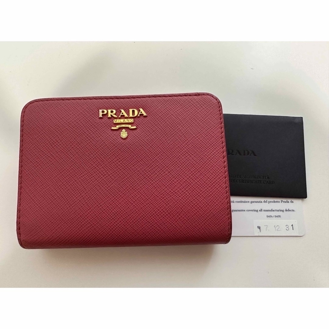 PRADA プラダ　コンパクト財布