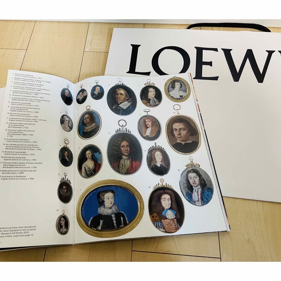 LOEWE(ロエベ)のLOEWE ハンモックスモールバッグ レディースのバッグ(ハンドバッグ)の商品写真