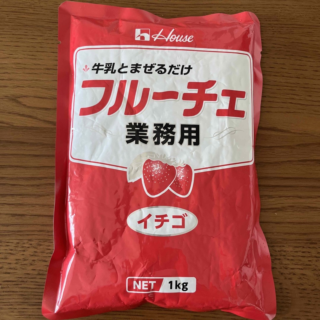 ハウス食品(ハウスショクヒン)のフルーチェ　業務用　イチゴ 食品/飲料/酒の食品(菓子/デザート)の商品写真