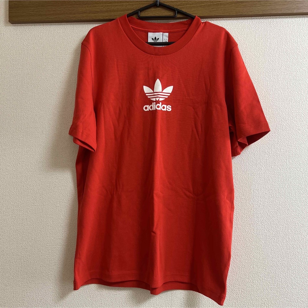 アディダス新品未使用　Tシャツ