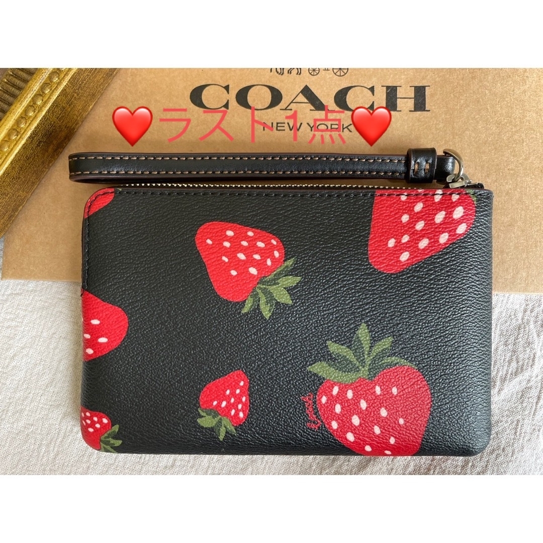 完売品【COACH CH535】コーナージップリストレット ストロベリー