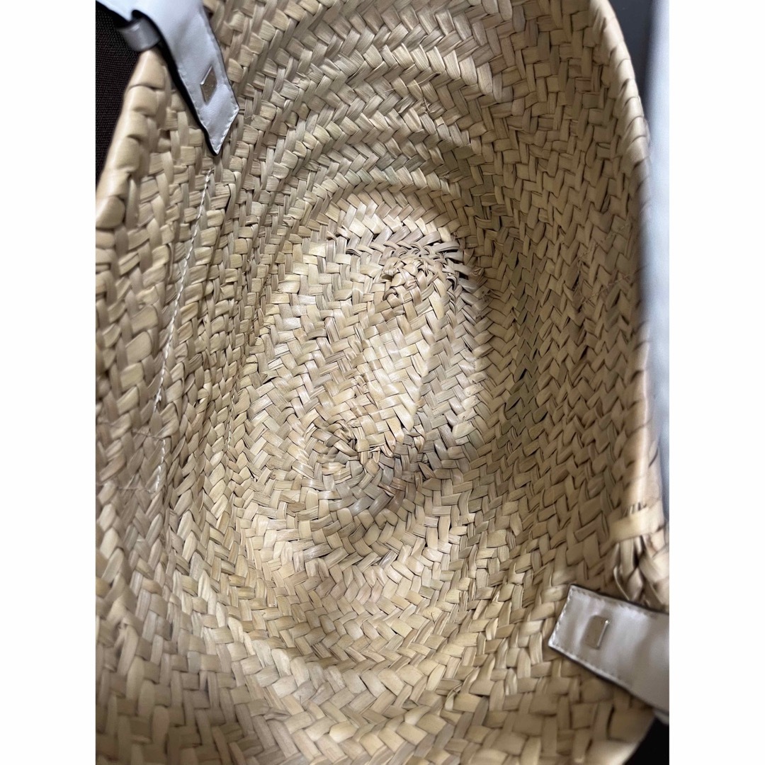 LOEWE(ロエベ)の最終値下げ　ロエベ　バスケット　スモールバック　ホワイト レディースのバッグ(かごバッグ/ストローバッグ)の商品写真