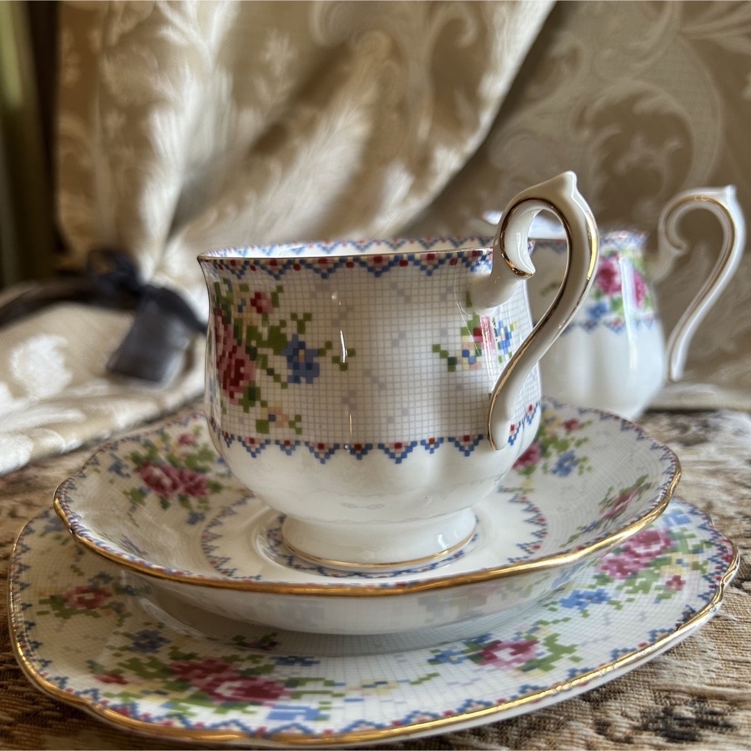 英国製 希少 Royal Albert 【Petit Point】ティーセット-