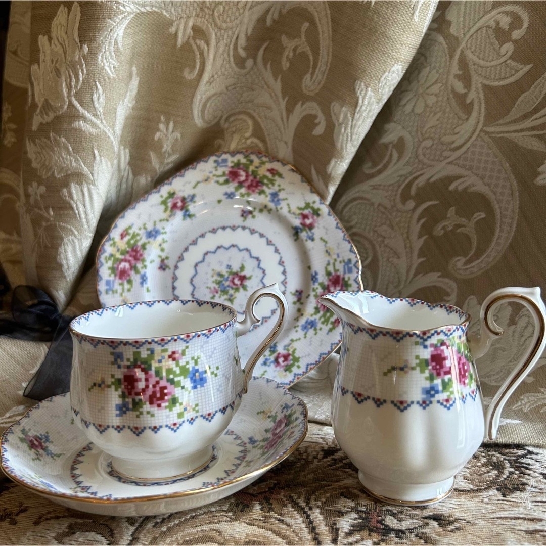 英国製 希少 Royal Albert 【Petit Point】ティーセット