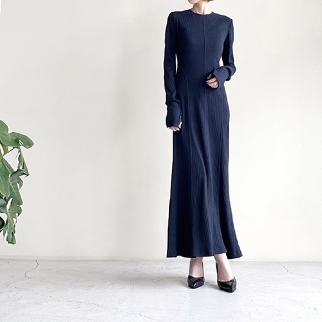 mame(マメ)のCrew Neck Open Back Ribbed Jersey Dress レディースのワンピース(ロングワンピース/マキシワンピース)の商品写真