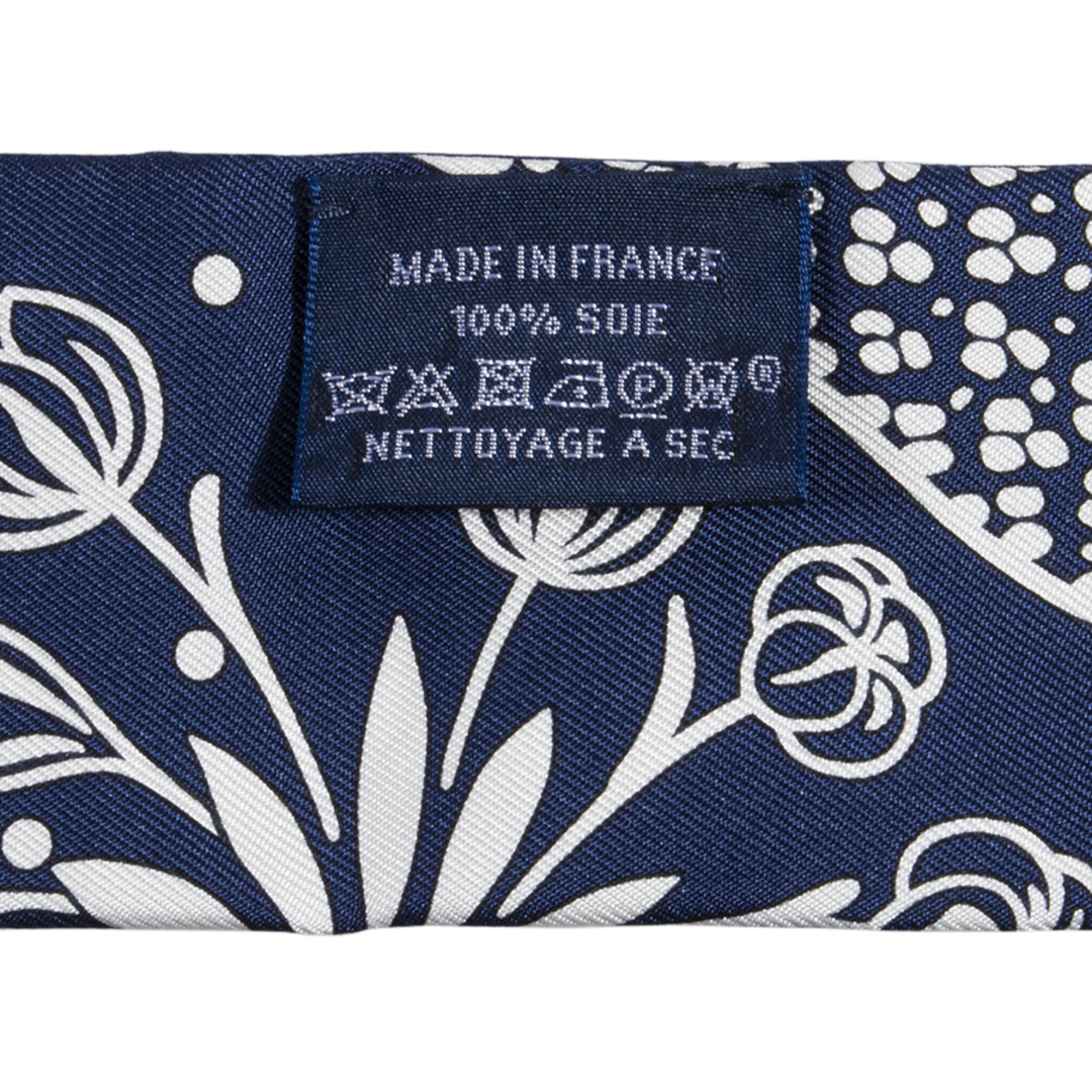 Hermes(エルメス)のHERMES エルメス Les Leopards Bandana レオパード・バンダナ 063350S 02 ツイリー スカーフ ネイビー ホワイト【中古】 レディースのファッション小物(バンダナ/スカーフ)の商品写真