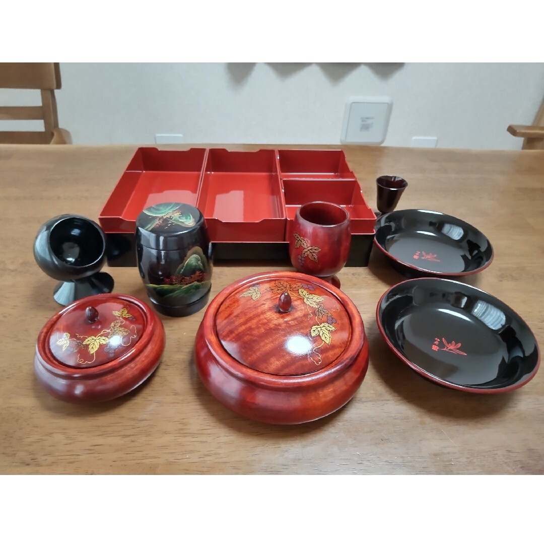 漆器 会津塗 木製 蓋付き入れ物 中国茶器 重箱 伝統工芸 まとめて | フリマアプリ ラクマ ????高級木製漆器 入れ物
