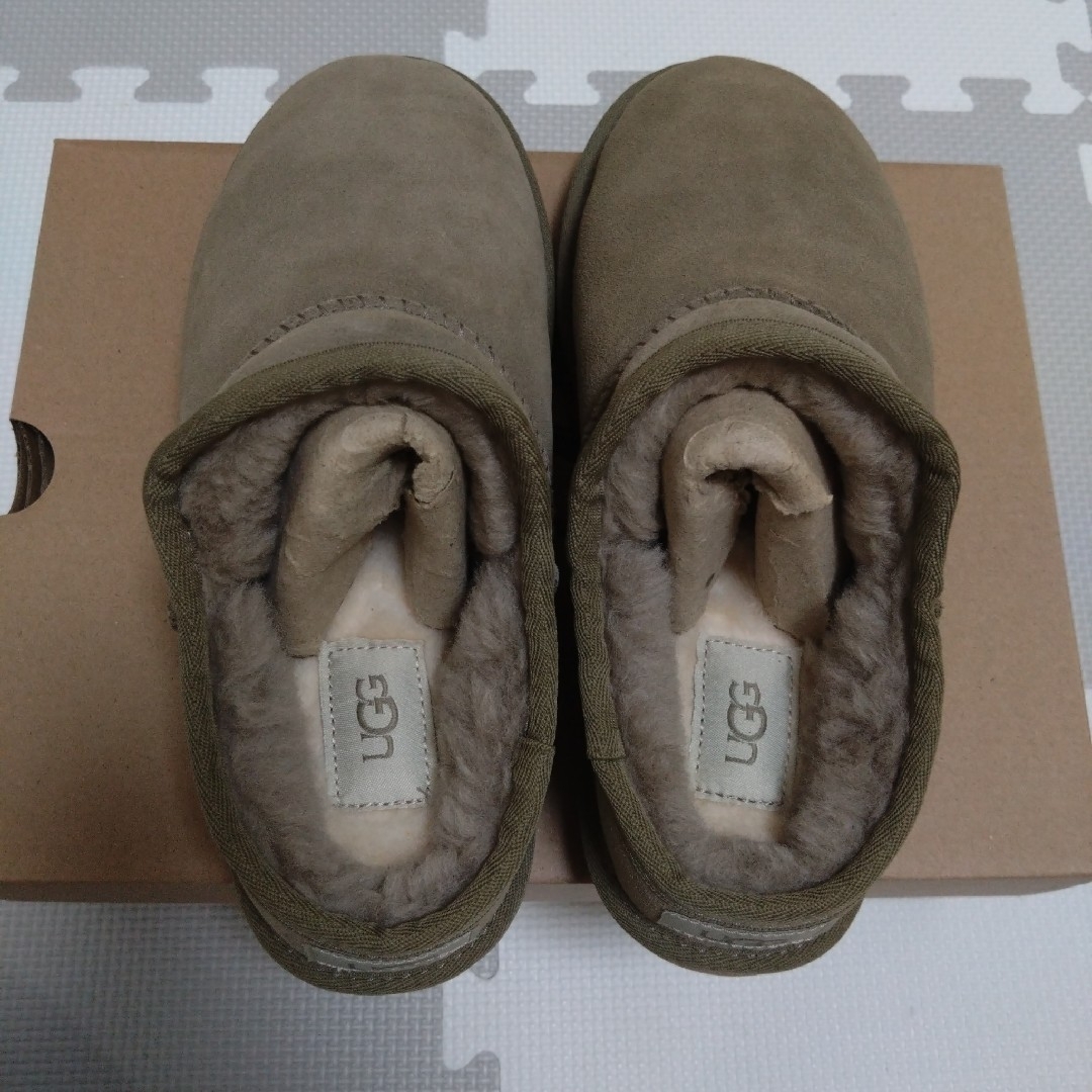 FRAMeWORK(フレームワーク)の【新品未使用】FRAMeWORK【UGG】 CLASSIC SLIPPER レディースの靴/シューズ(ブーツ)の商品写真