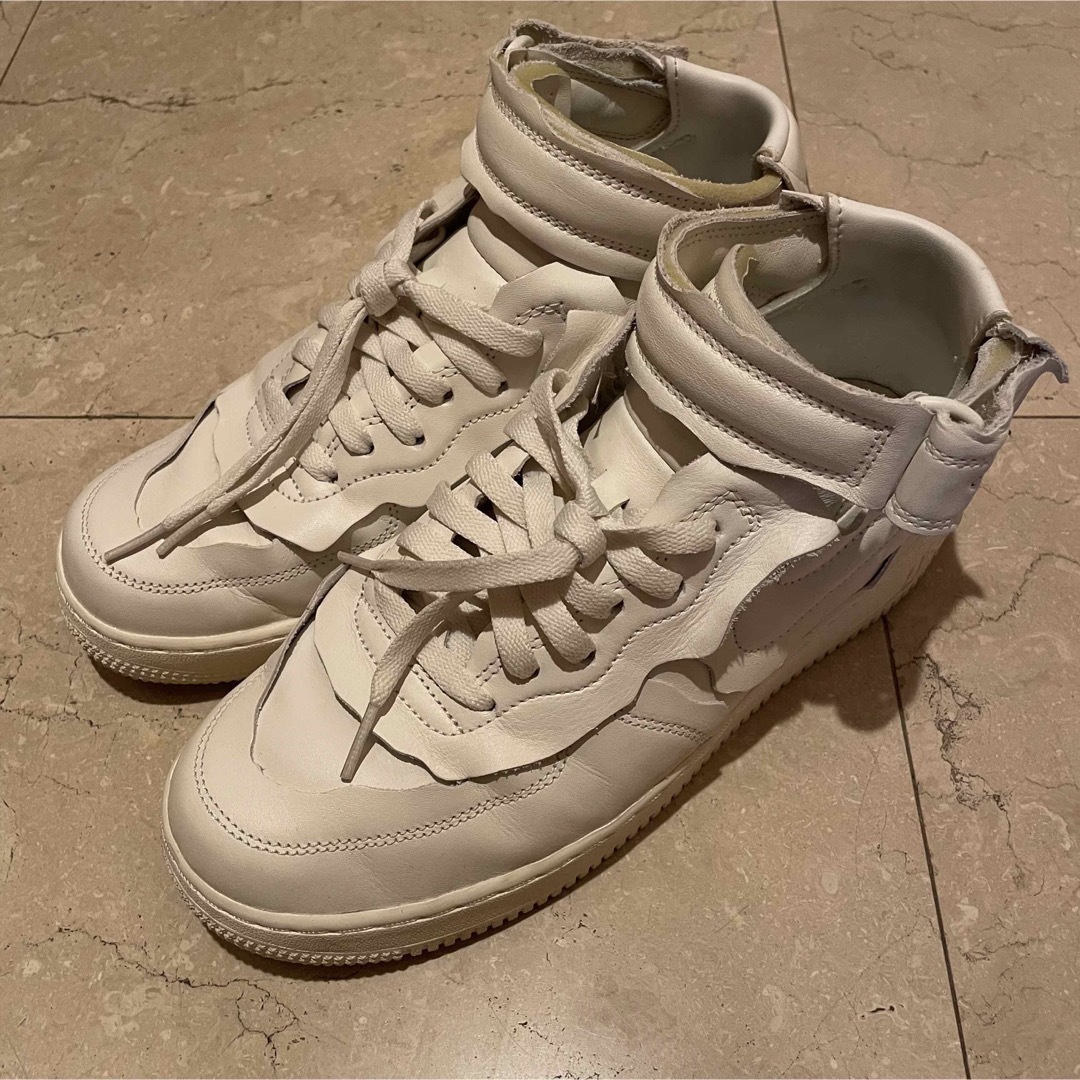 NIKE(ナイキ)のNIKE × comme des garcons AIR FORCE 1 白 メンズの靴/シューズ(スニーカー)の商品写真