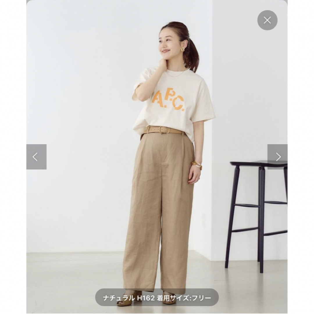 IENA(イエナ)のIENA   A.P.C  別注DECALE プリントTシャツ　ナチュラル レディースのトップス(Tシャツ(半袖/袖なし))の商品写真