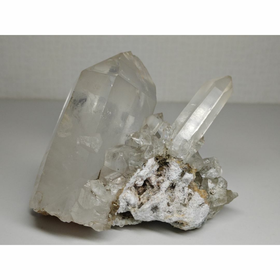 水晶 498g クォーツ 原石 鑑賞石 自然石 誕生石 宝石 鉱物 鉱石 水石