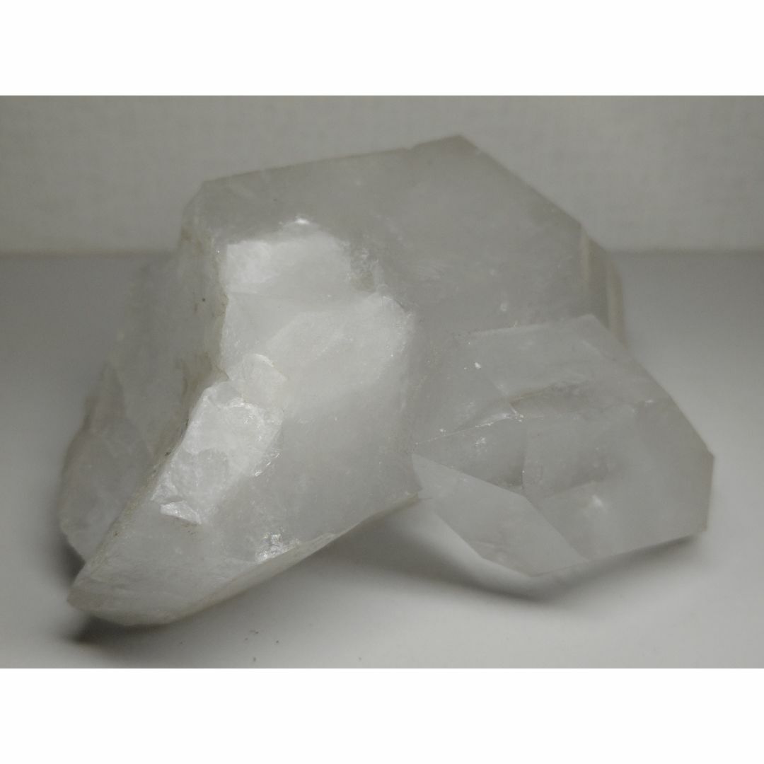 水晶  クォーツ 原石 鑑賞石 自然石 誕生石 宝石 鉱物 鉱石 水石