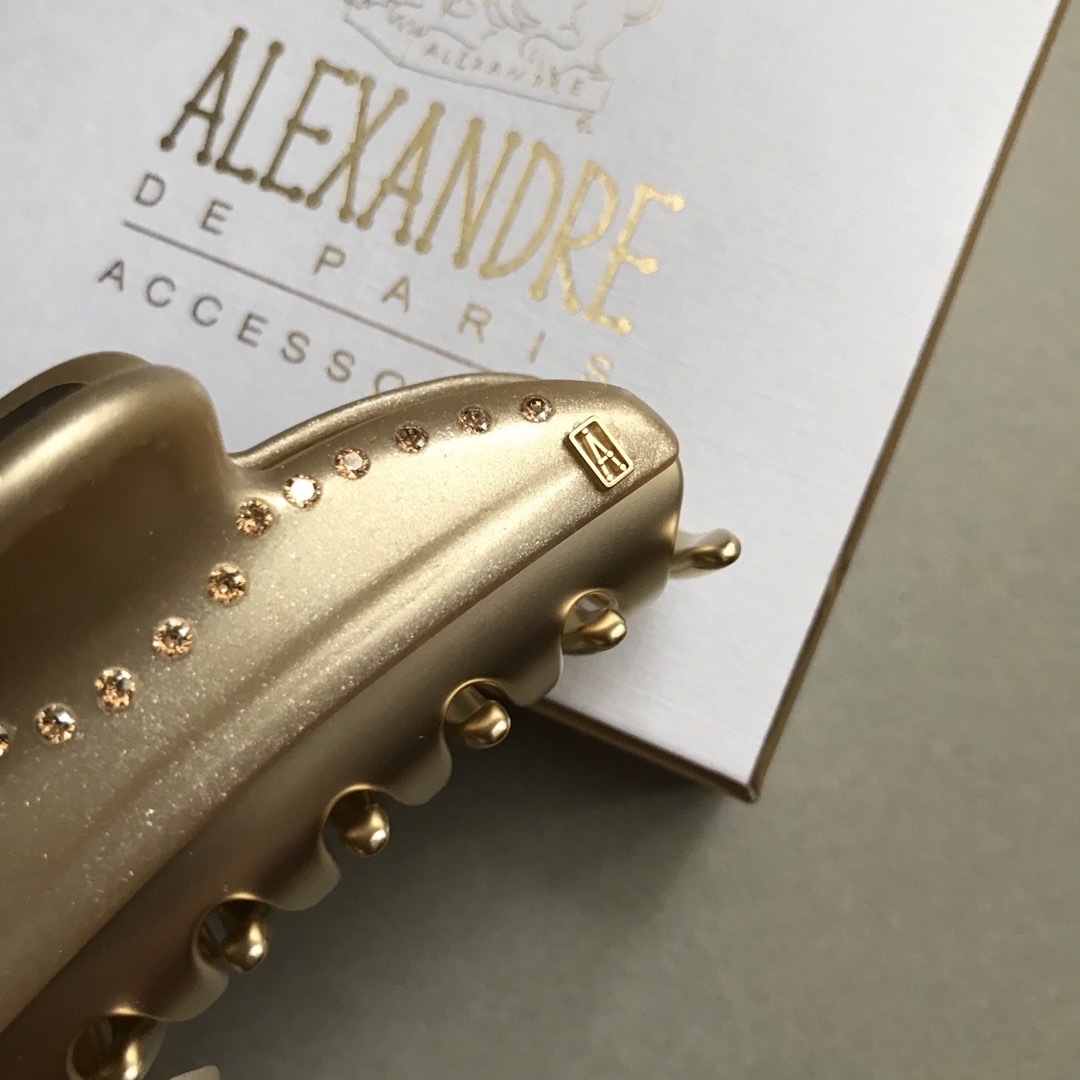 Alexandre de Paris(アレクサンドルドゥパリ)の新品　ベージュ ゴールド　ALEXANDRE DE PARIS ヘアクリップ　M レディースのヘアアクセサリー(バレッタ/ヘアクリップ)の商品写真