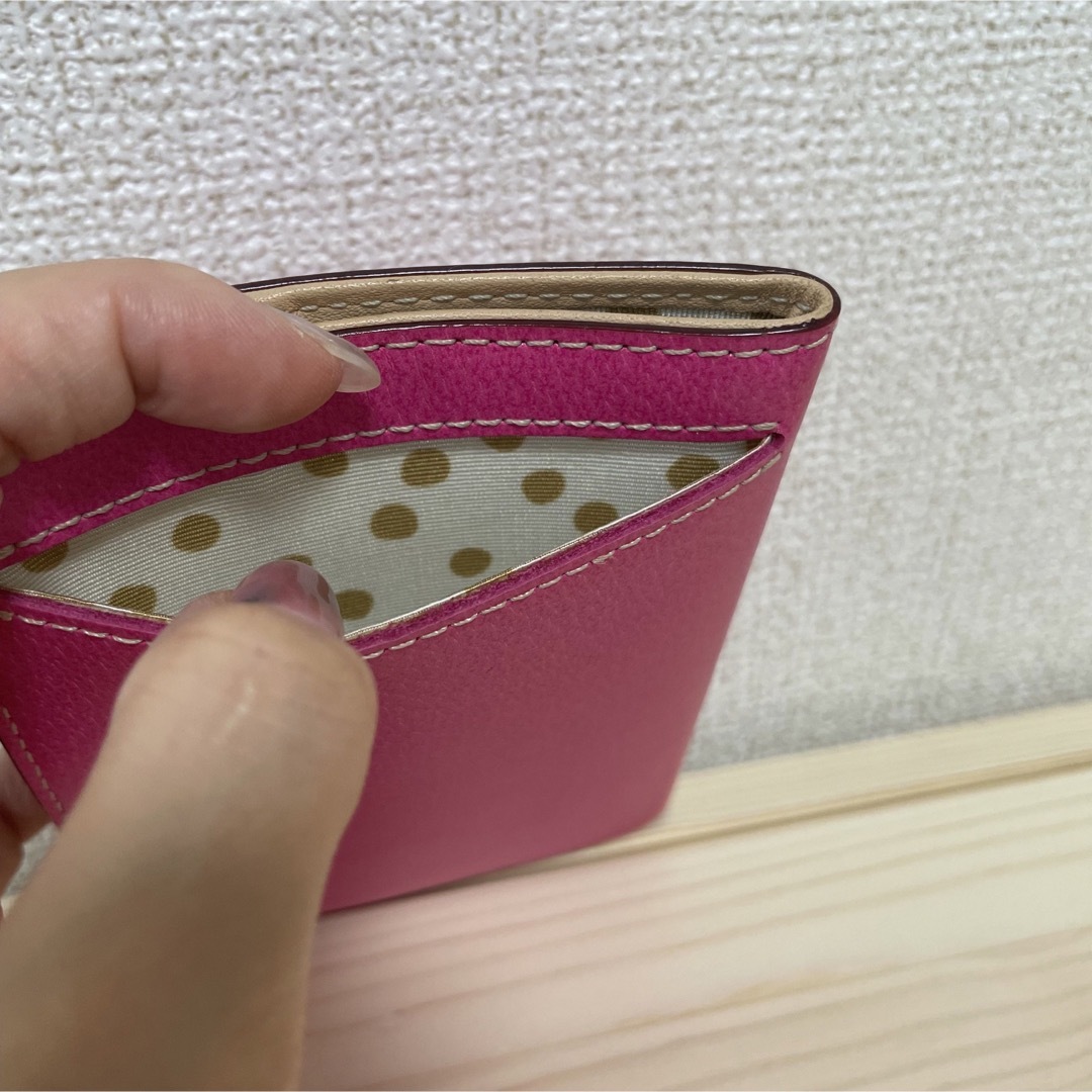 kate spade new york(ケイトスペードニューヨーク)の【美品】Kate spade パスポートケース インテリア/住まい/日用品の日用品/生活雑貨/旅行(旅行用品)の商品写真