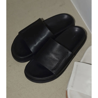 トゥデイフル(TODAYFUL)の新品))Leather Slide Sandals(サンダル)