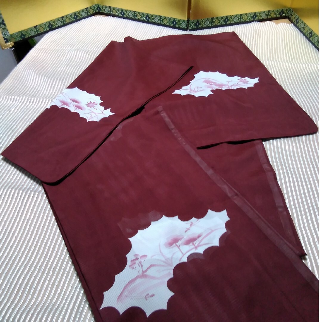 未使用 夏 絽 訪問着 着物(落ち着いた赤色味 白地の柄 ポリエステル