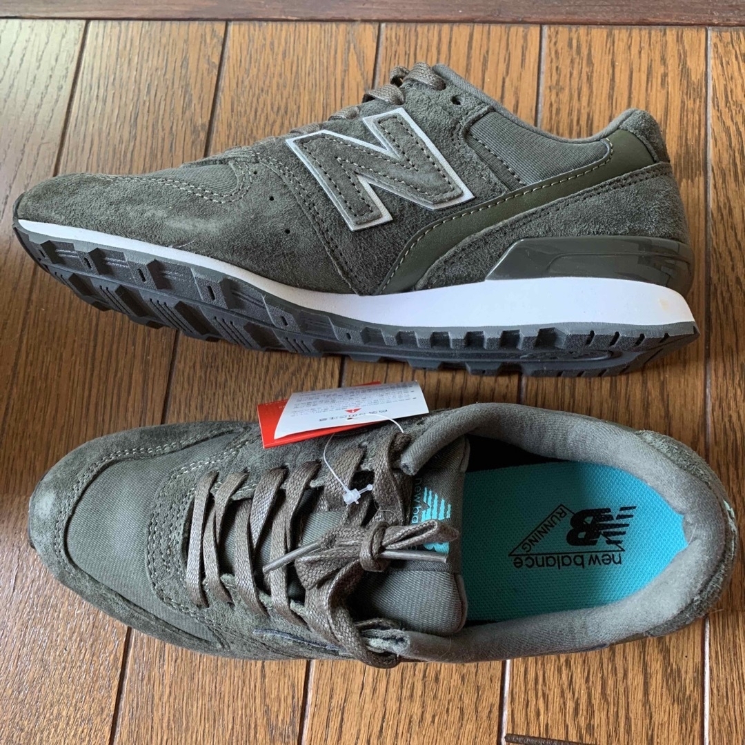 New Balance(ニューバランス)のうるうくん様専用　ニューバランス　スニーカー　WR996  サイズ23.5センチ レディースの靴/シューズ(スニーカー)の商品写真