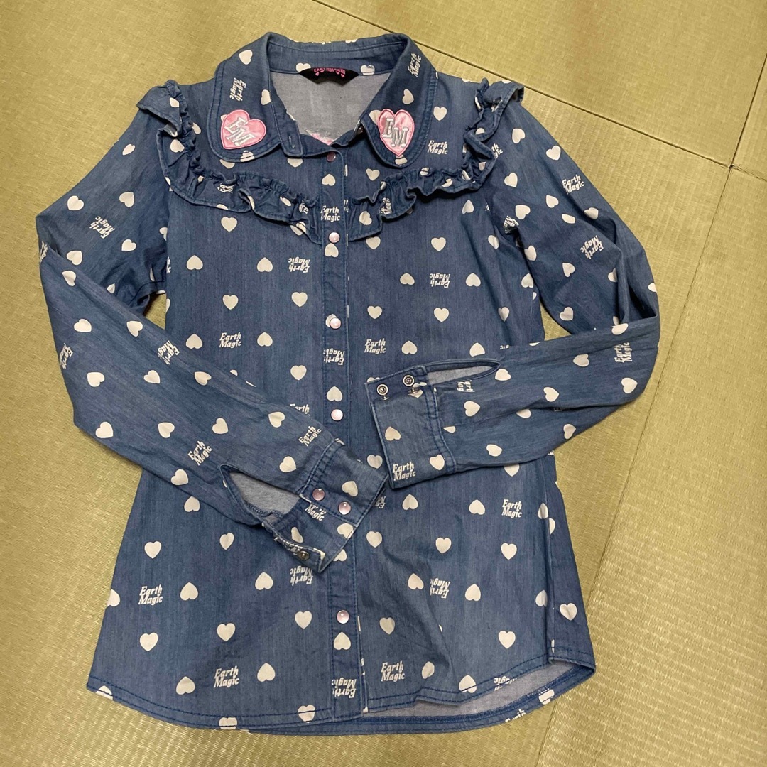 EARTHMAGIC(アースマジック)のEARTHMAGICデニムシャツ 160 キッズ/ベビー/マタニティのキッズ服女の子用(90cm~)(ブラウス)の商品写真