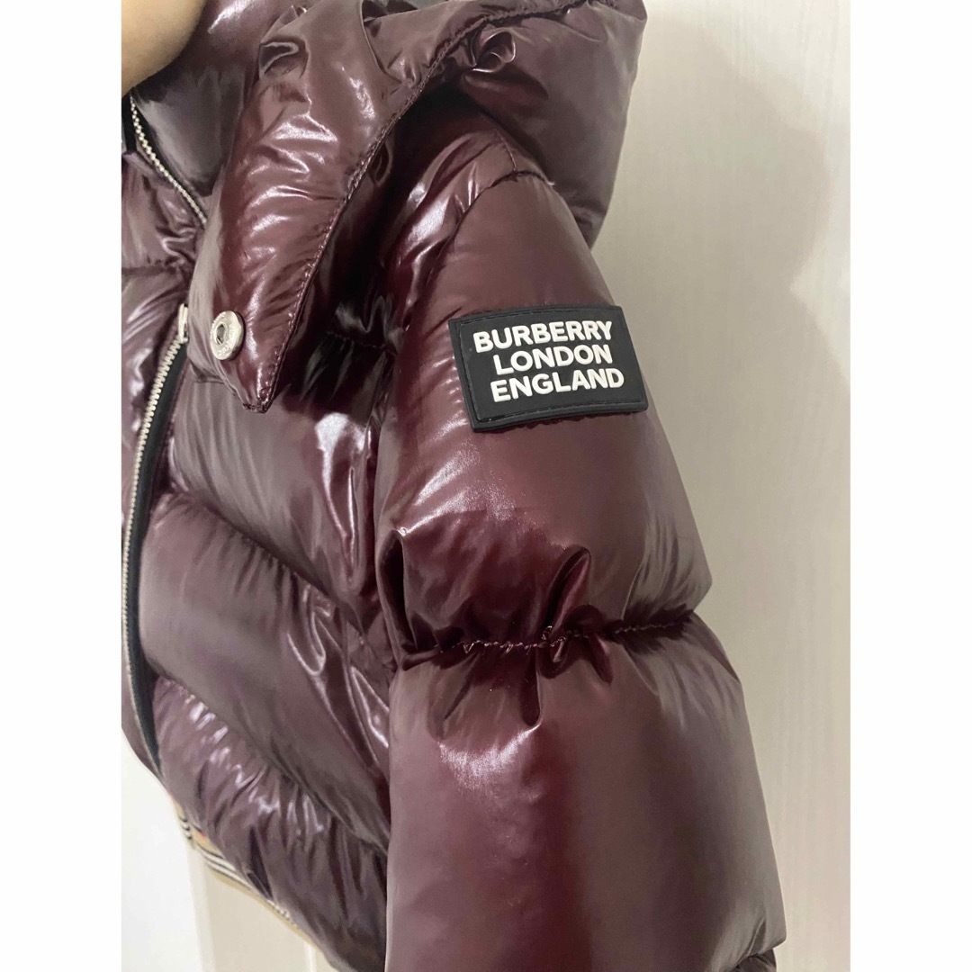 BURBERRY(バーバリー)のKIDS BURBERRY ダウン 最終値下げ キッズ/ベビー/マタニティのキッズ服女の子用(90cm~)(ジャケット/上着)の商品写真