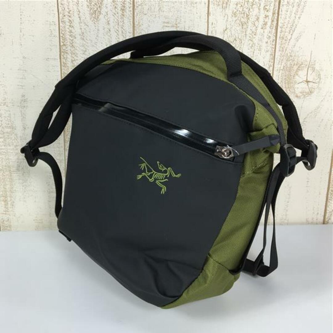 アークテリクス アロー 8 ショルダーバッグ Arro 8 Shoulder Bag 生産終了モデル 入手困難 ARCTERYX 24019  グリーン系 | フリマアプリ ラクマ