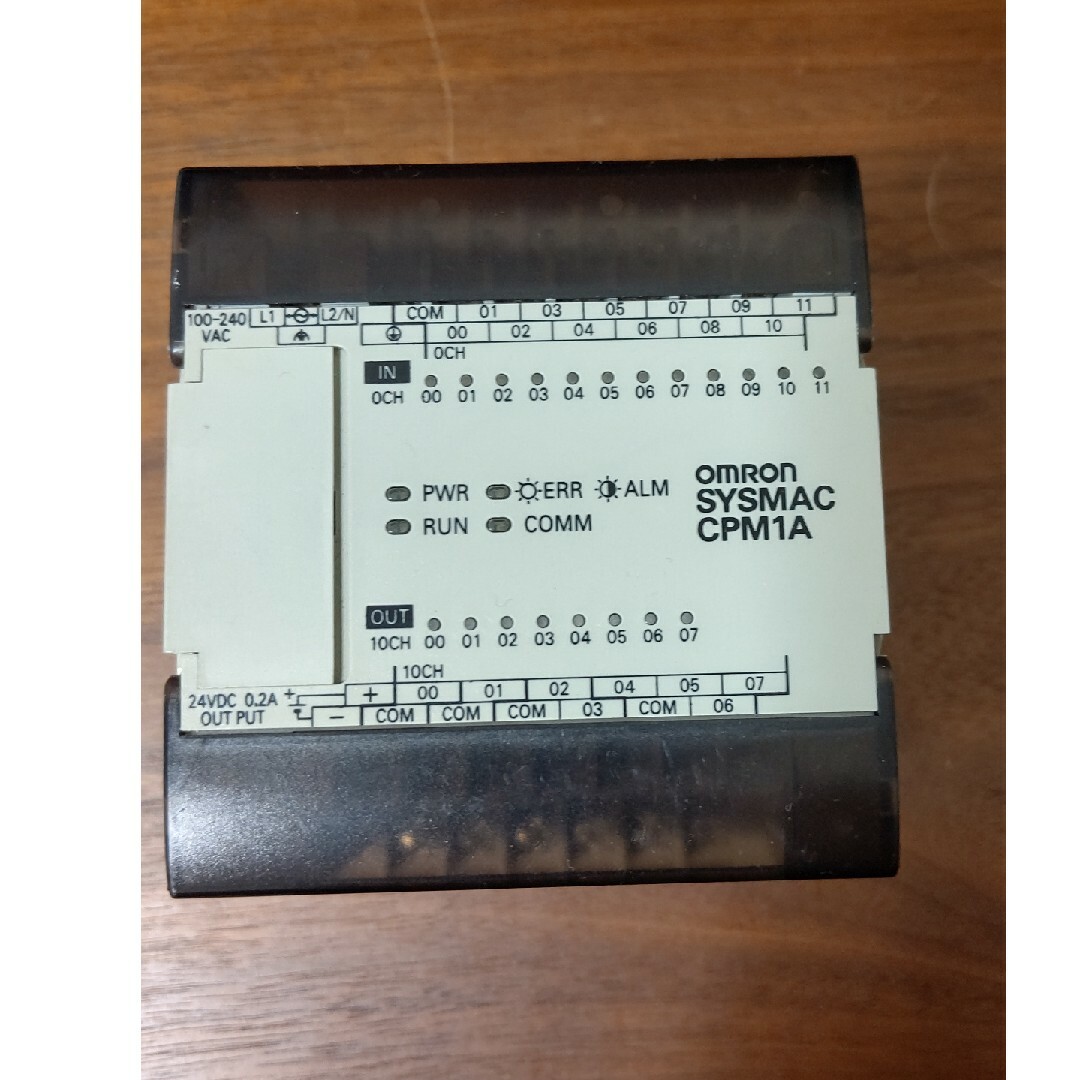 OMRON(オムロン)のオムロンPLC CPM1A-20CDR-A  シーケンサー ハンドメイドの素材/材料(各種パーツ)の商品写真