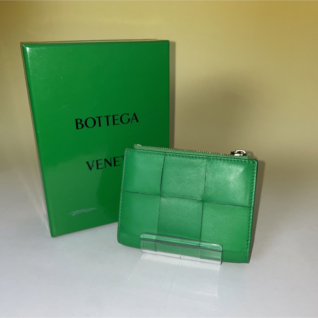 Bottega Veneta 美品 黒 折り財布 マキシイントレチャート