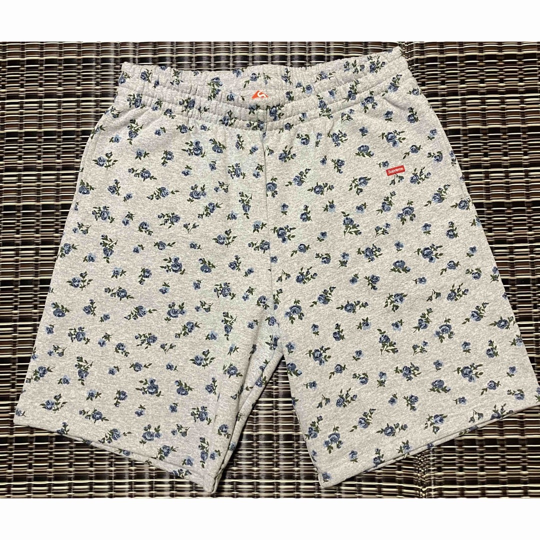 supreme small box sweatshort flowers