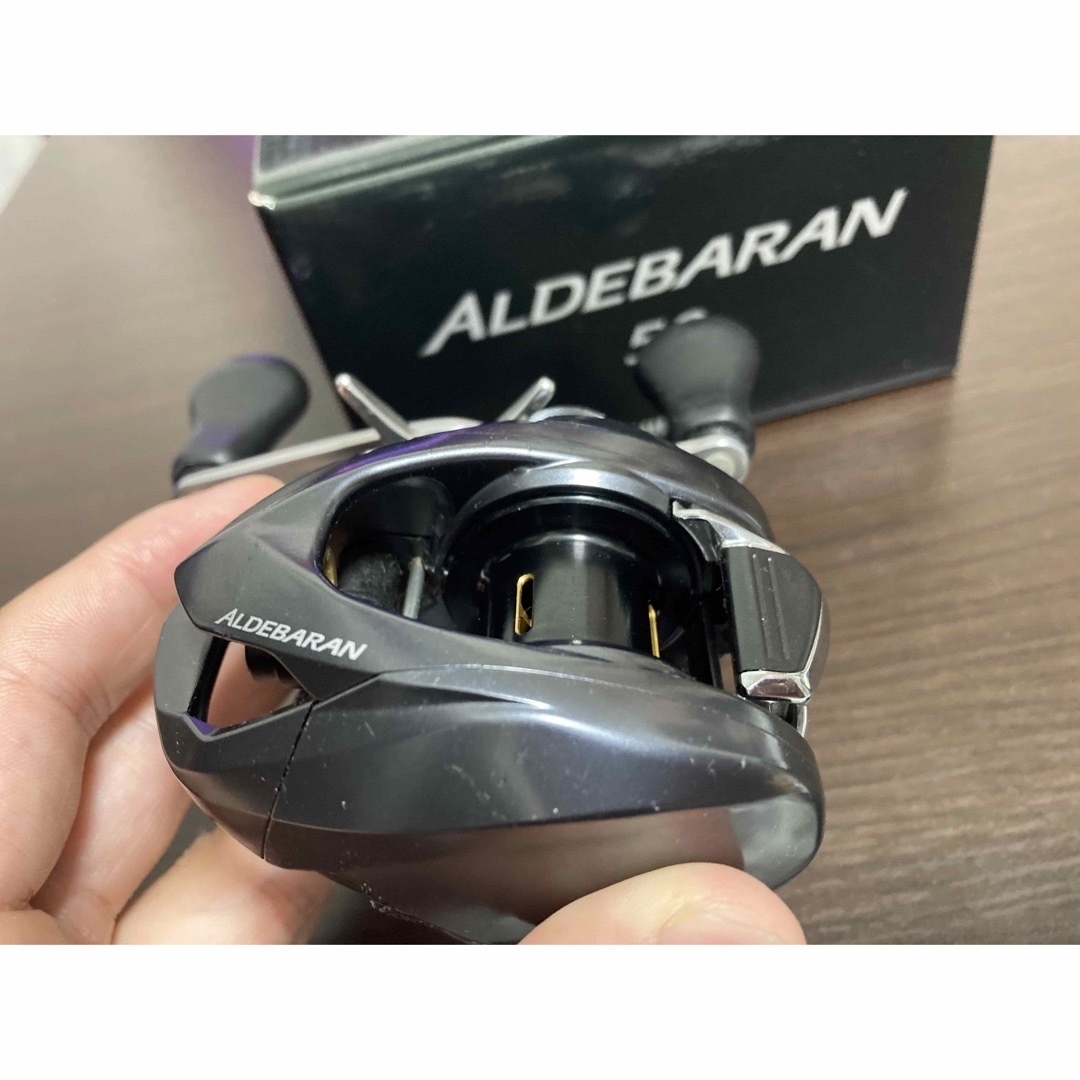 SHIMANO(シマノ)のアルデバラン50 スポーツ/アウトドアのフィッシング(リール)の商品写真