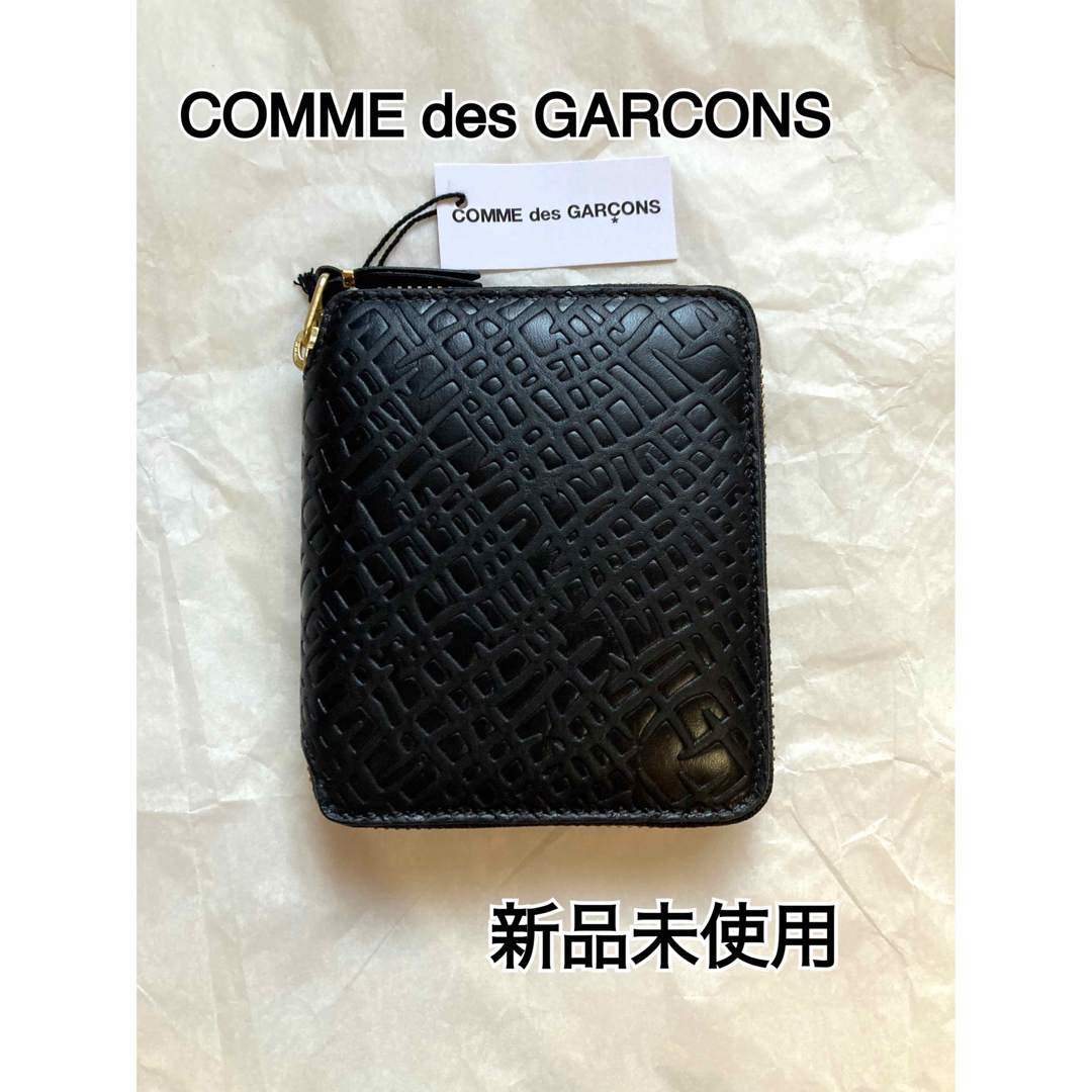 サイズ【新品未使用】【COMME des GARCONS】折財布　エンボス　ブラック