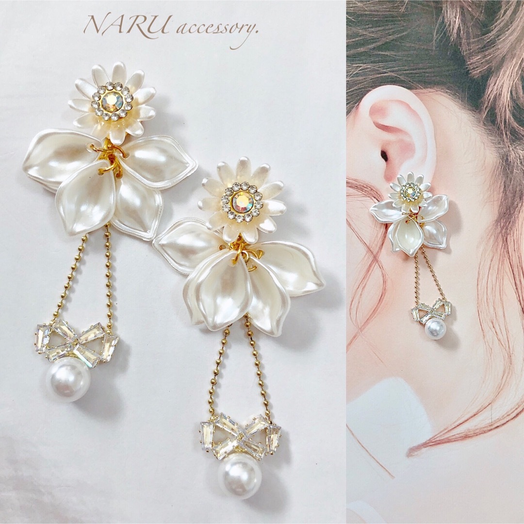 562】ホワイトフラワー 花びら パールビジューチャームの通販 by NARU❤️accessory.｜ラクマ