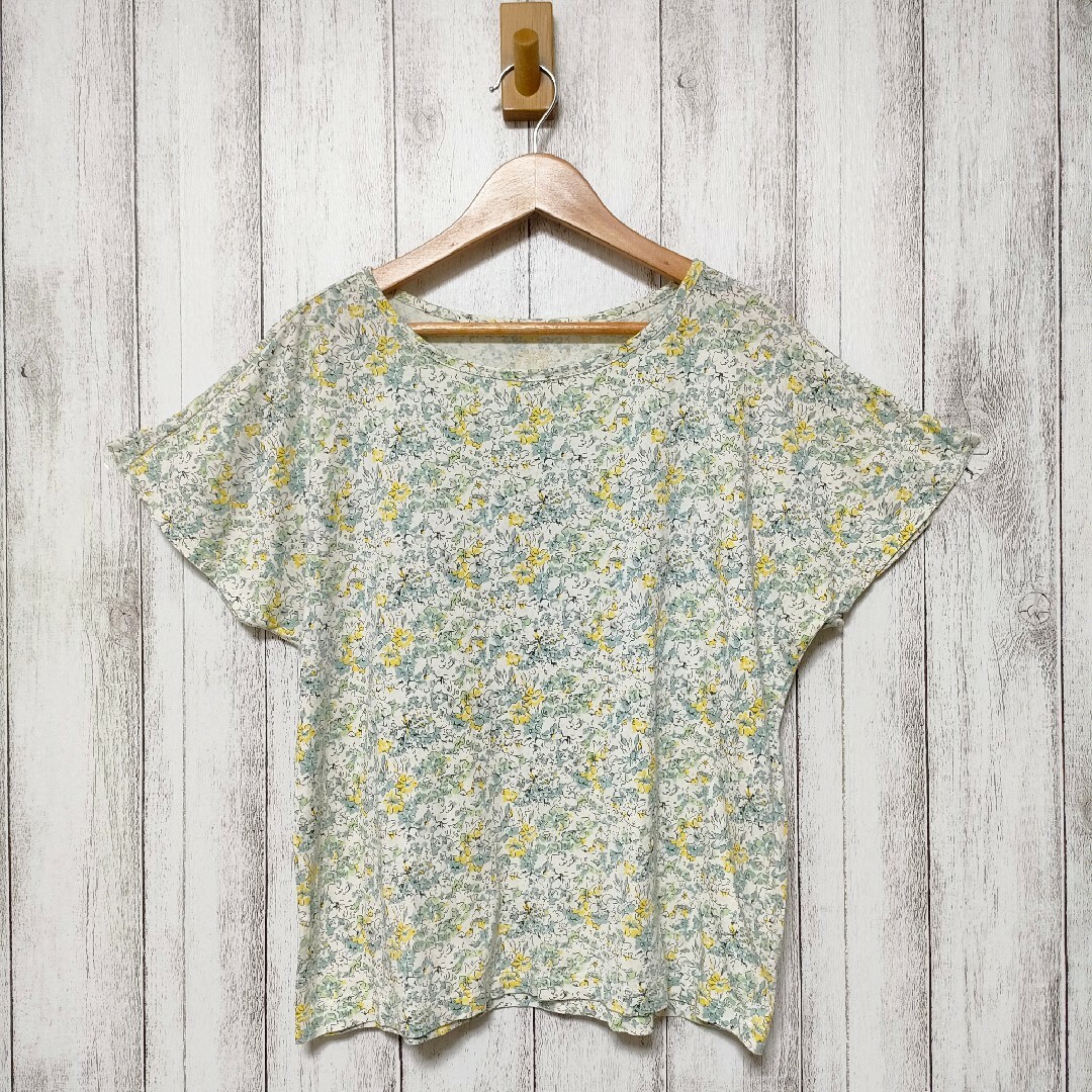 UNIQLO(ユニクロ)のUNIQLO ユニクロ (S)　花柄カットソー レディースのトップス(Tシャツ(半袖/袖なし))の商品写真