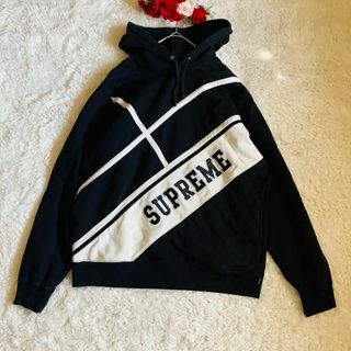 シュプリーム(Supreme)のsupremeシュプリーム　フード付き　プルオーバーパーカー　黒白　斜めロゴ　Ｌ(パーカー)