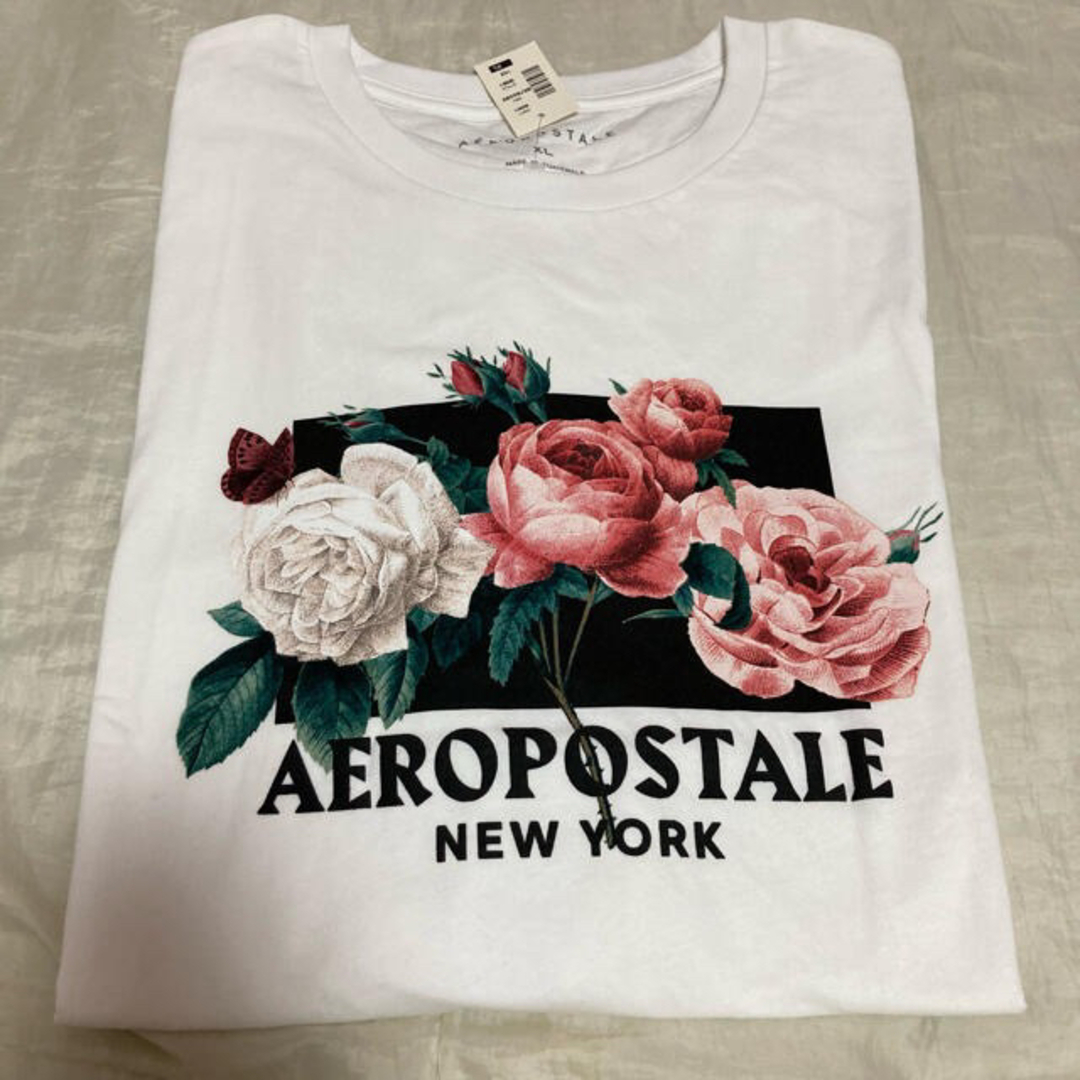 AEROPOSTALE(エアロポステール)の新品タグ付き☆エアロポステールフローラルプリントＴシャツXLアバクロホリスター メンズのトップス(Tシャツ/カットソー(半袖/袖なし))の商品写真