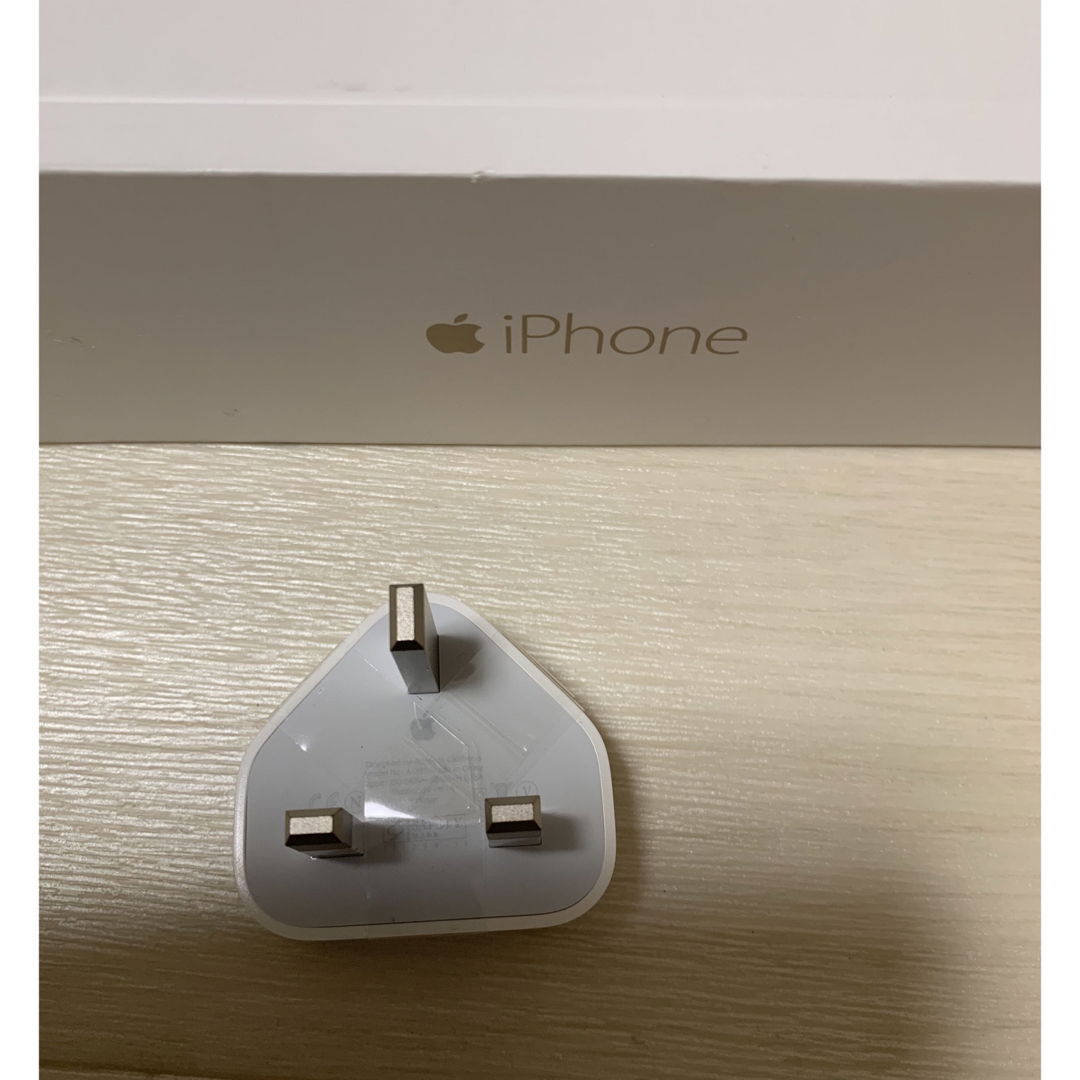 iPhone(アイフォーン)の新品 純正アダプター iPhone BFタイプ スマホ/家電/カメラの生活家電(変圧器/アダプター)の商品写真