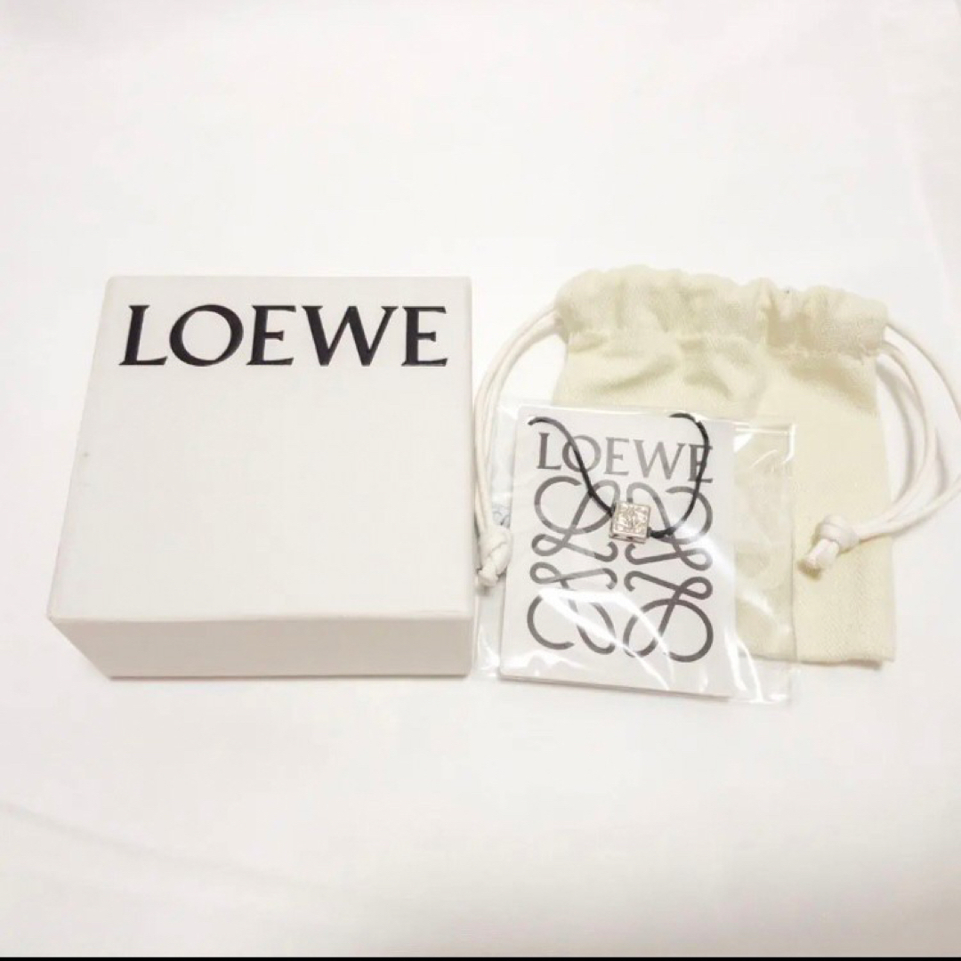 LOEWE ロエベ アナグラムブローチ マルチカラー 4色