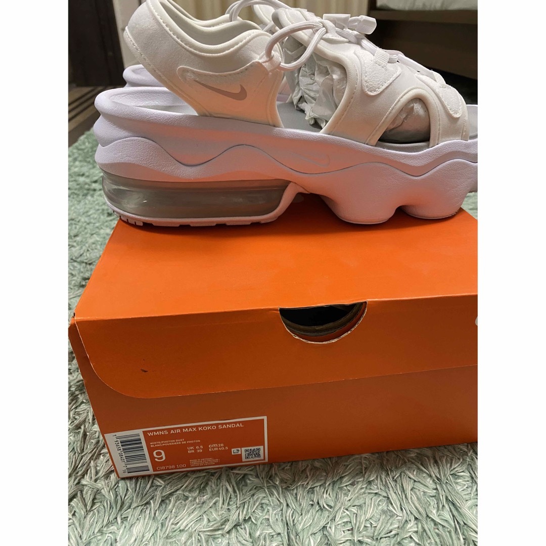 NIKE(ナイキ)の⭐︎NIKE AIRMAX ⭐︎ココ　サンダル　White２６㌢ レディースの靴/シューズ(サンダル)の商品写真