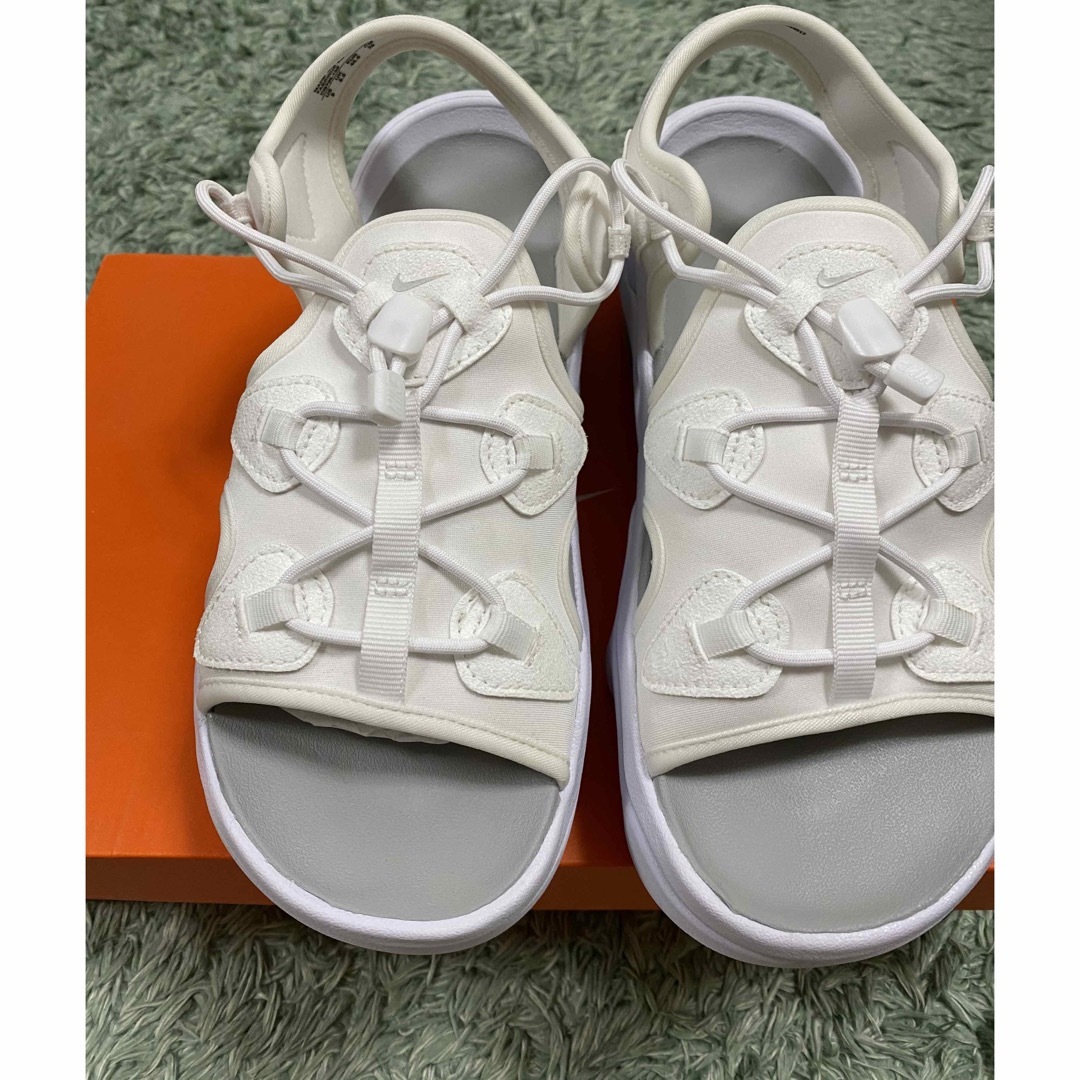 NIKE(ナイキ)の⭐︎NIKE AIRMAX ⭐︎ココ　サンダル　White２６㌢ レディースの靴/シューズ(サンダル)の商品写真