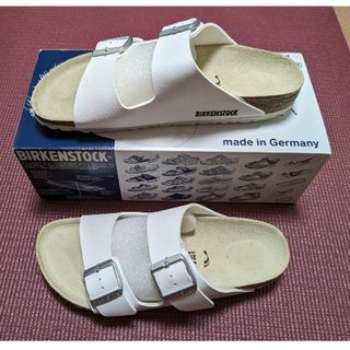 ビルケンシュトック(BIRKENSTOCK)のビルケンシュトック　アリゾナ　ビルコフロー　ホワイト　25-25.5cm(サンダル)