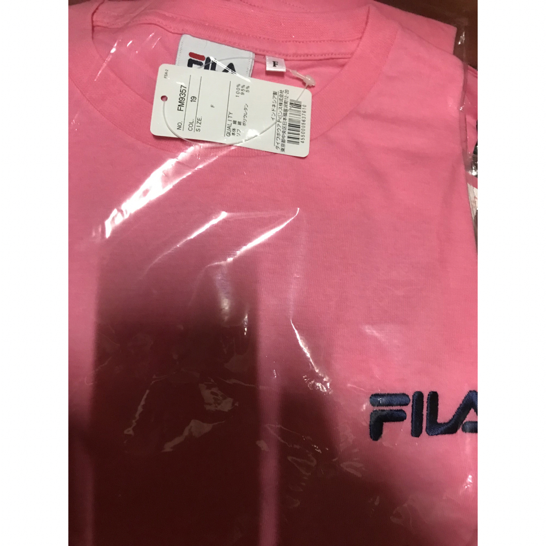 FILA(フィラ)の新品　FILA フィラ　半袖Tシャツ BTS着用モデル   JIMIN ジミン レディースのトップス(Tシャツ(半袖/袖なし))の商品写真