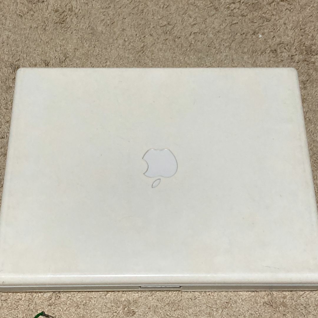 ibook G4 2005 A1134 マック　レトロな可愛さ。