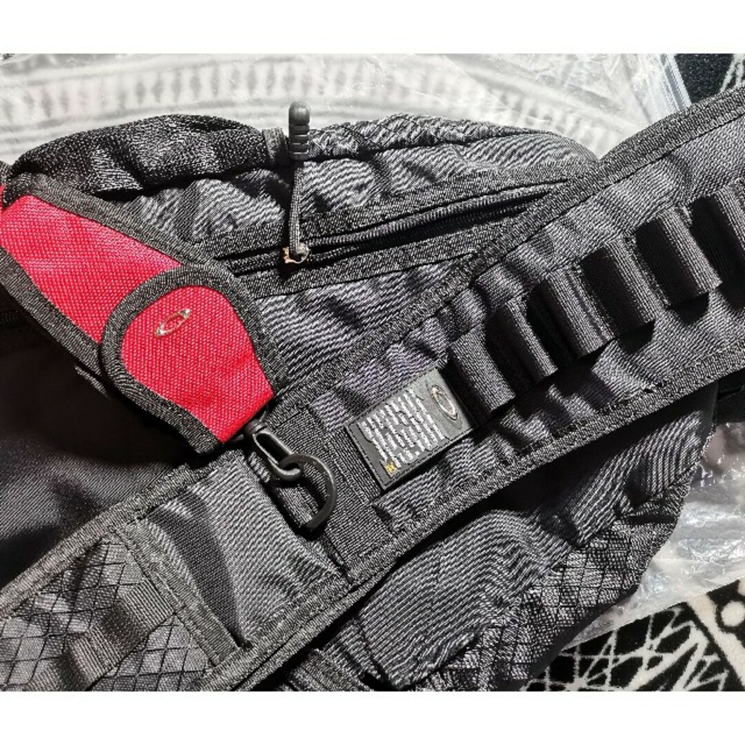 Oakley - OAKLEY オークリー 00s ショルダーバッグ 黒赤の通販 by